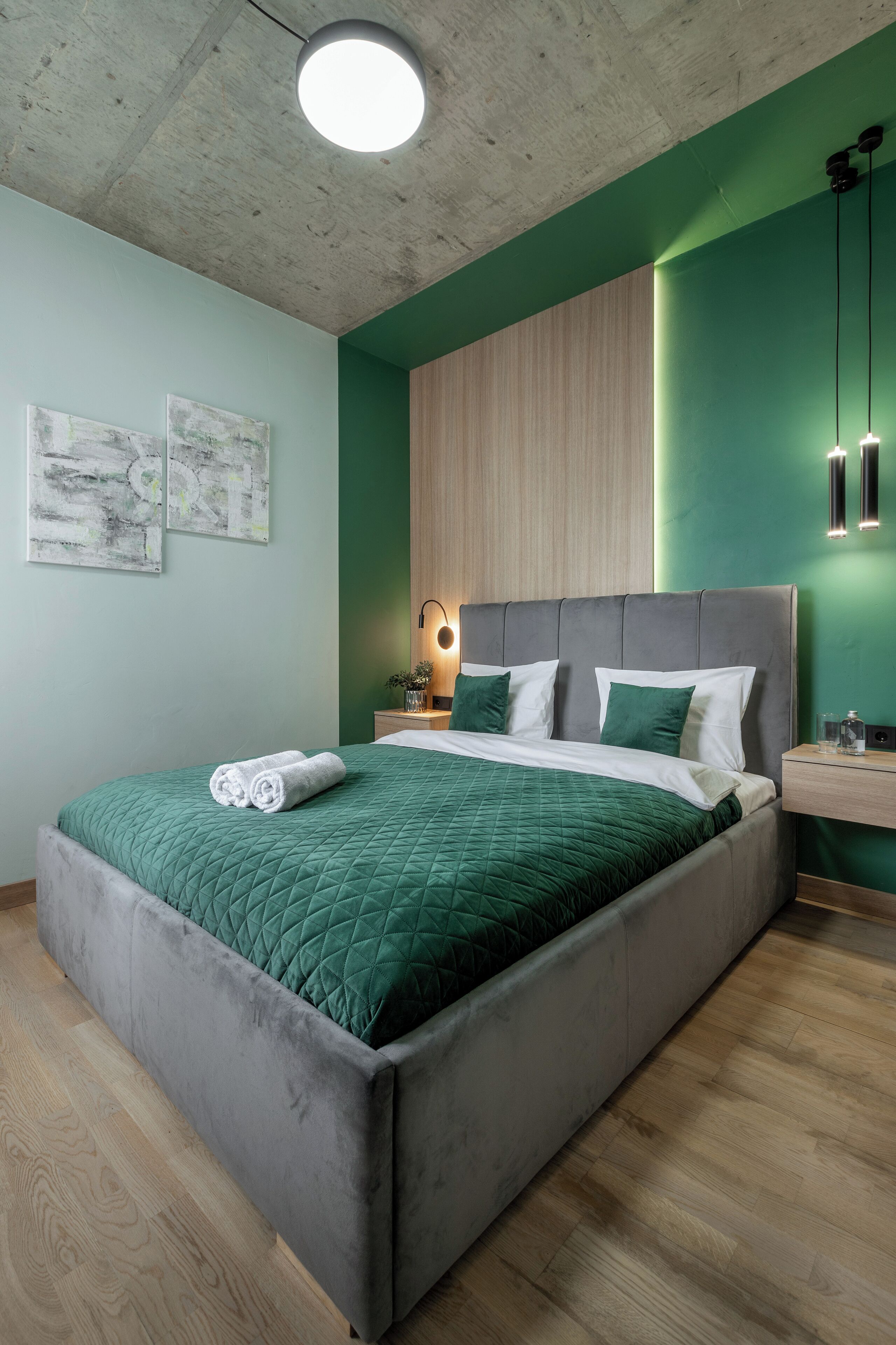 Comfort-huoneisto, kaupunkinäköala | Allergiatestatut vuodevaatteet, silitysrauta/-lauta, ilmainen Wi-Fi