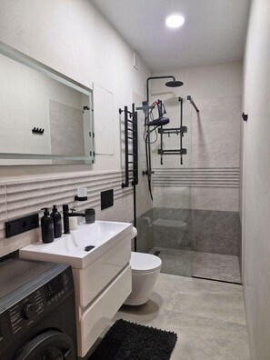 Comfort Apartment, City View | Bathroom