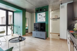 Comfort Apartment, City View | Television