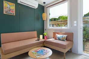 Mobile Home | Living room