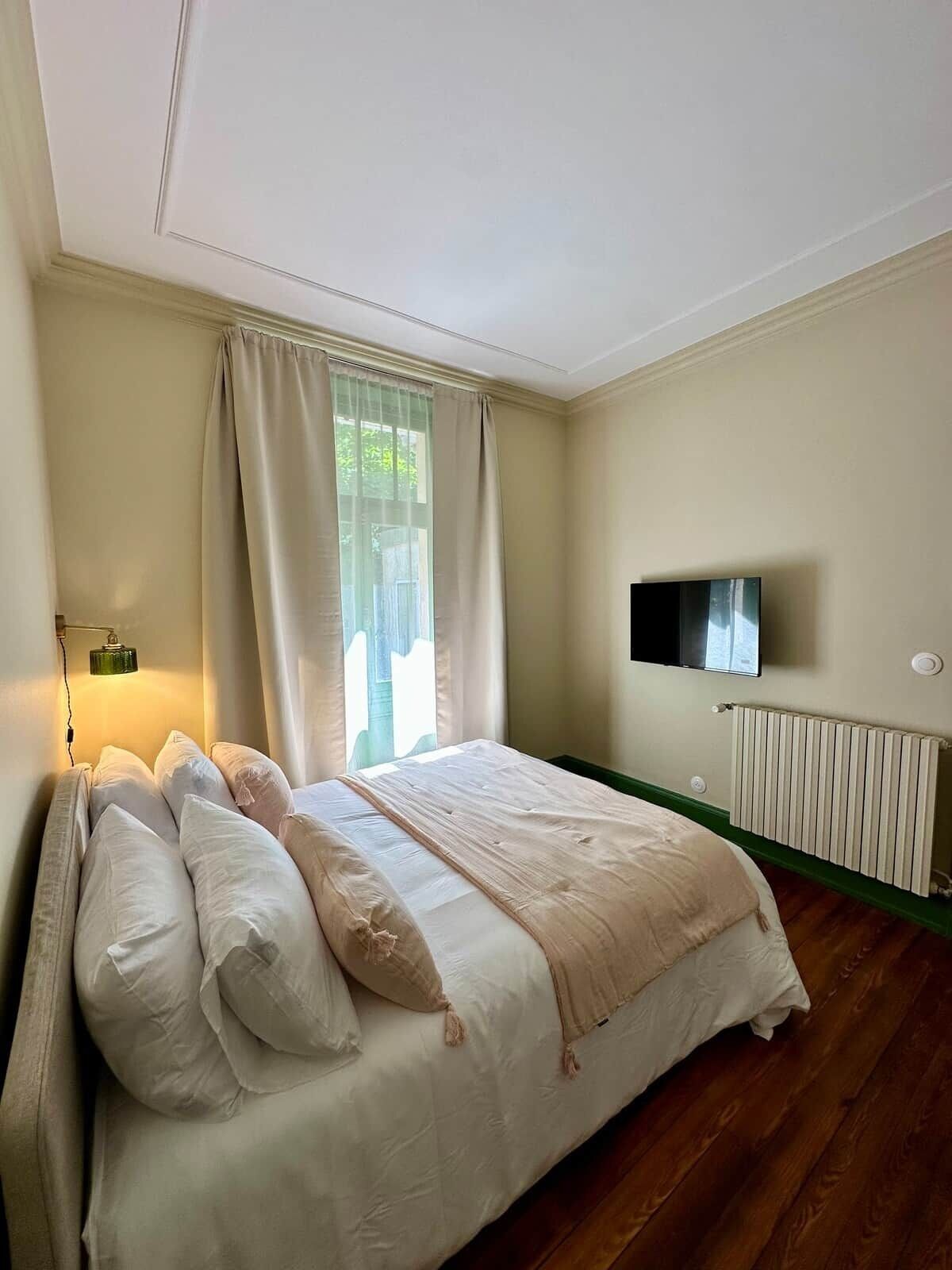 1 camera, ferro/asse da stiro, Wi-Fi, lenzuola