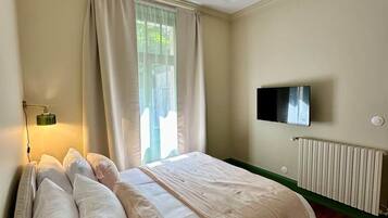 1 camera, ferro/asse da stiro, Wi-Fi, lenzuola