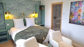 Quarto casal superluxo, suíte | Roupas de cama premium, escrivaninha, espaço de trabalho para notebook