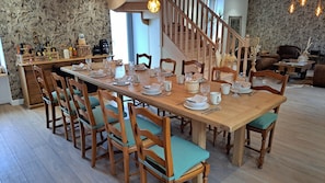 Luxury Double Room, Ensuite | Breakfast meal | Free daily buffet breakfast 