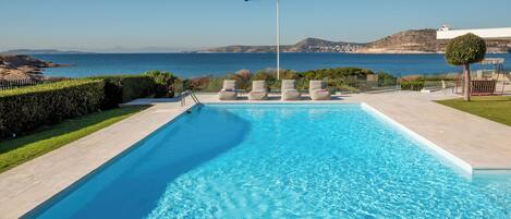 Alberca al aire libre por temporada