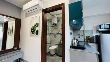 Lò vi sóng, lò nướng, dụng cụ nấu nướng/bát dĩa/dao nĩa