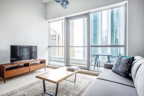 Fernseher, Stereoanlage