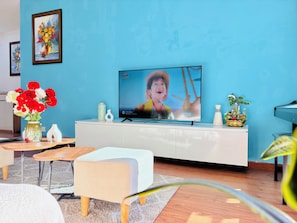 Apartamento, sacada, vista para a cidade | Cortinas blackout, ferros/tábuas de passar roupa, Wi-Fi de cortesia