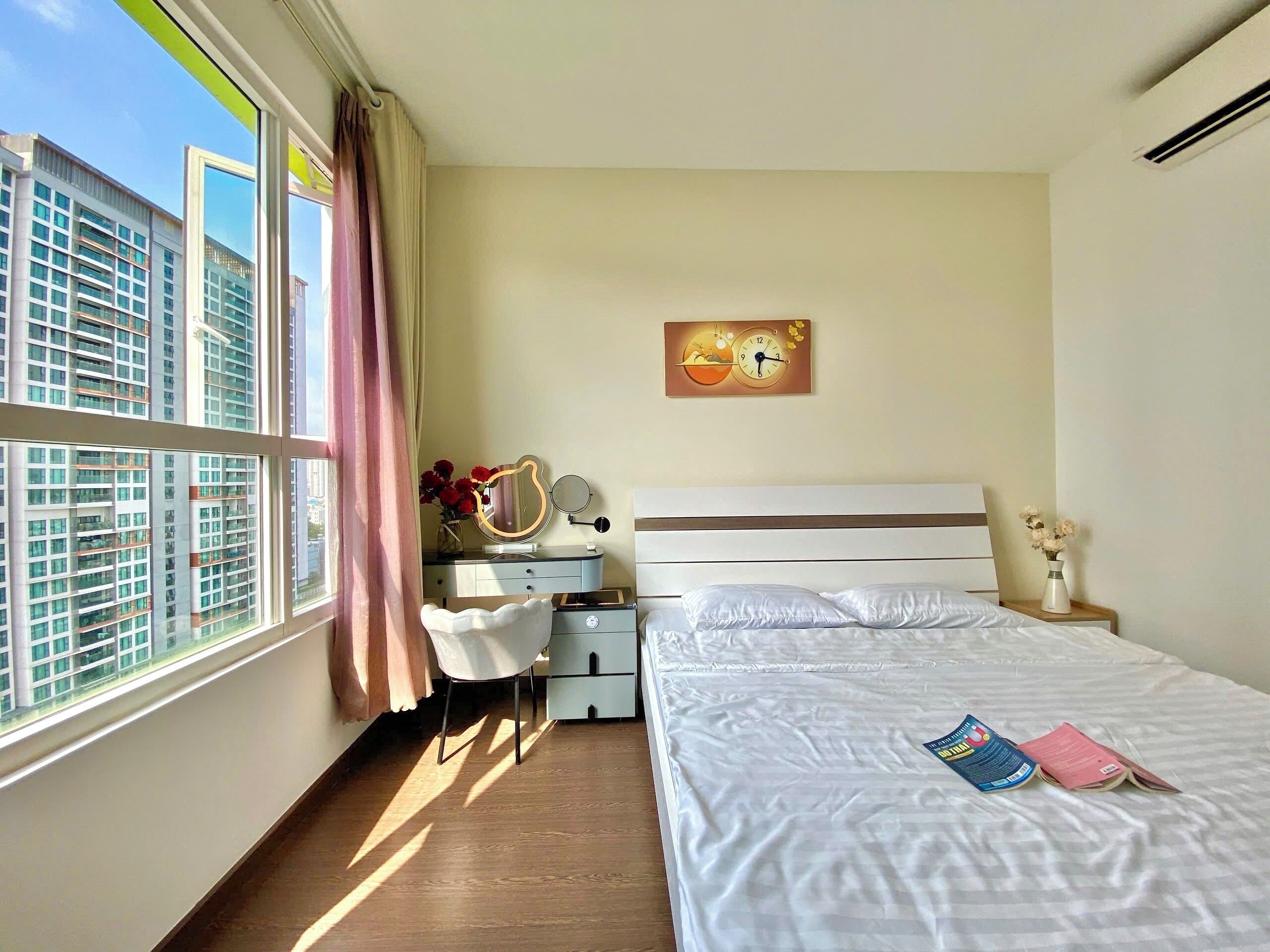 Family Room | Blackout drapes, soundproofing, iron/ironing board, free WiFi