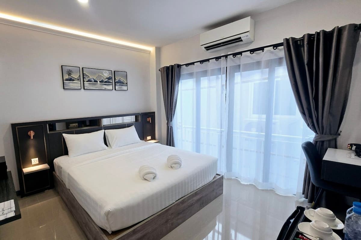 Standard Double Room (No View)