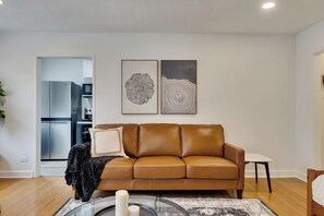 Smart TV - "Cityscape Retreat" Condo w/ Balcony + King Bed (Atlanta)