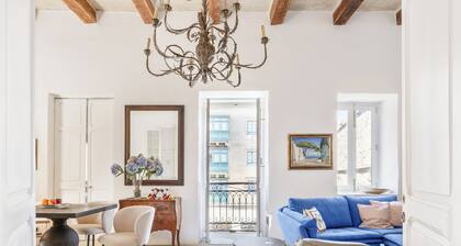 One bedroom stylish flat an Artist’s Townhouse, in the heart of Valletta, Malta.