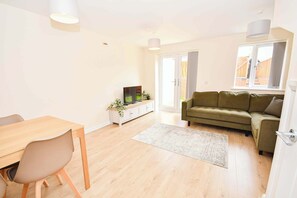 テレビ、書斎 / ワークスペース