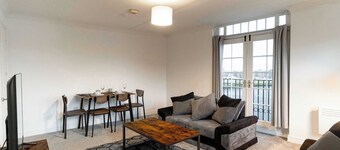 Fabulous Harbourside 2BED Apartment with Sea Views