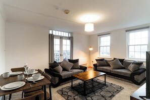 Unclassified image, 2 of 16, button