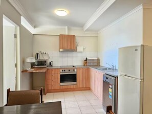 Oven, stovetop, dishwasher