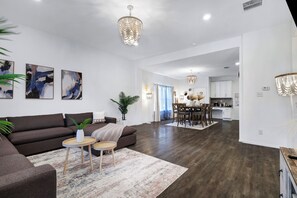 Smart TV, offices - Hot Tub Getaway | Game Room Office Yard BBQ WiFi (San Antonio)