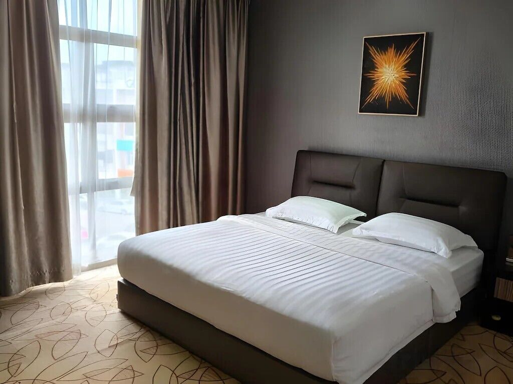 Habitación doble Deluxe, 1 cama King size | Escritorio, tabla de planchar con plancha y wifi gratis 