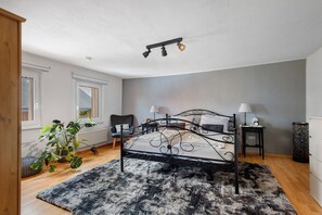 2 bedrooms, iron/ironing board, WiFi, bed sheets - Holiday Home 'Alte Wognerei' with Private Terrace, Shared Garden and Wi-Fi (Fuchsmühl)