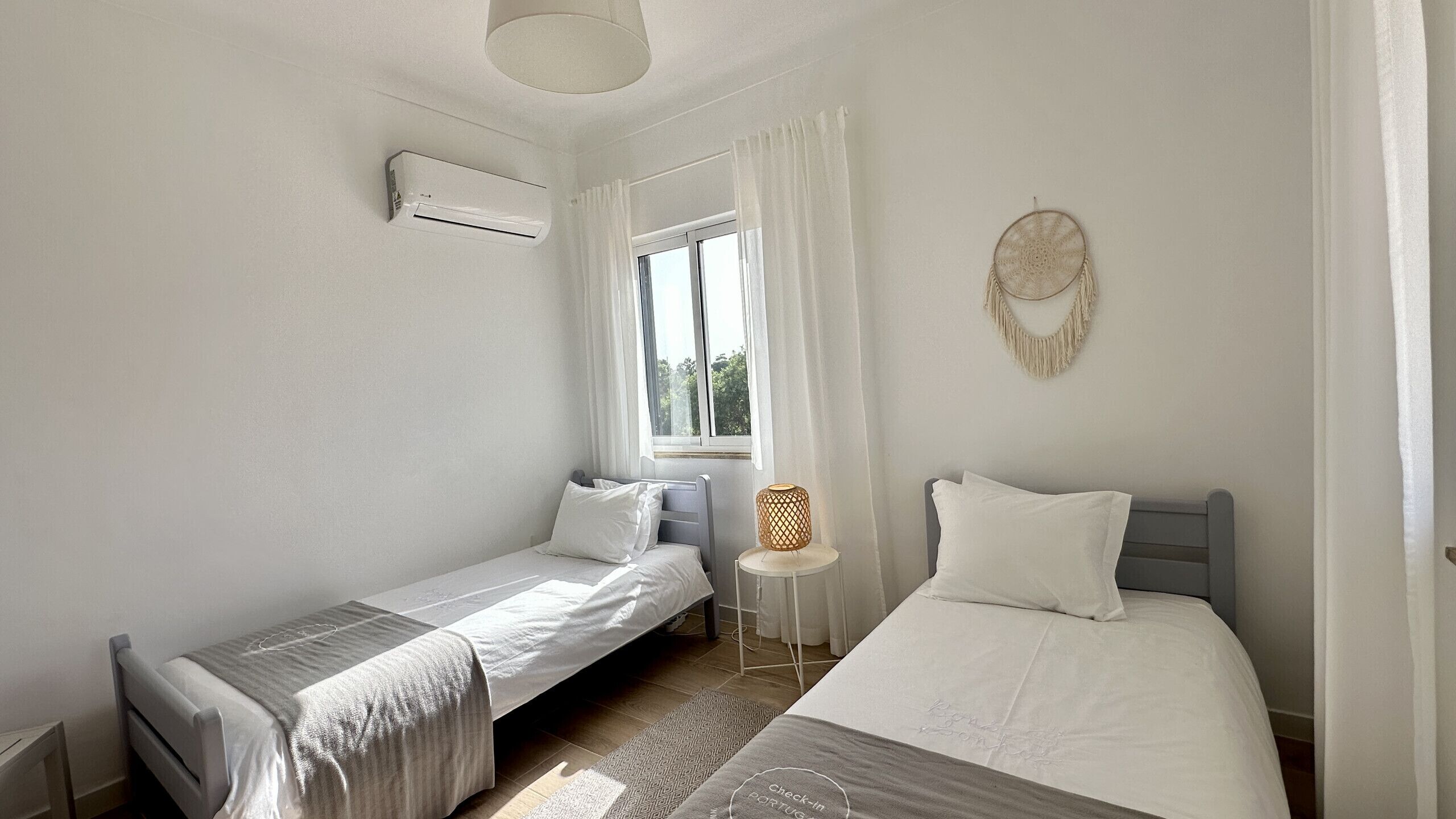 4 chambres, fer et planche à repasser, Wi-Fi gratuit, draps fournis