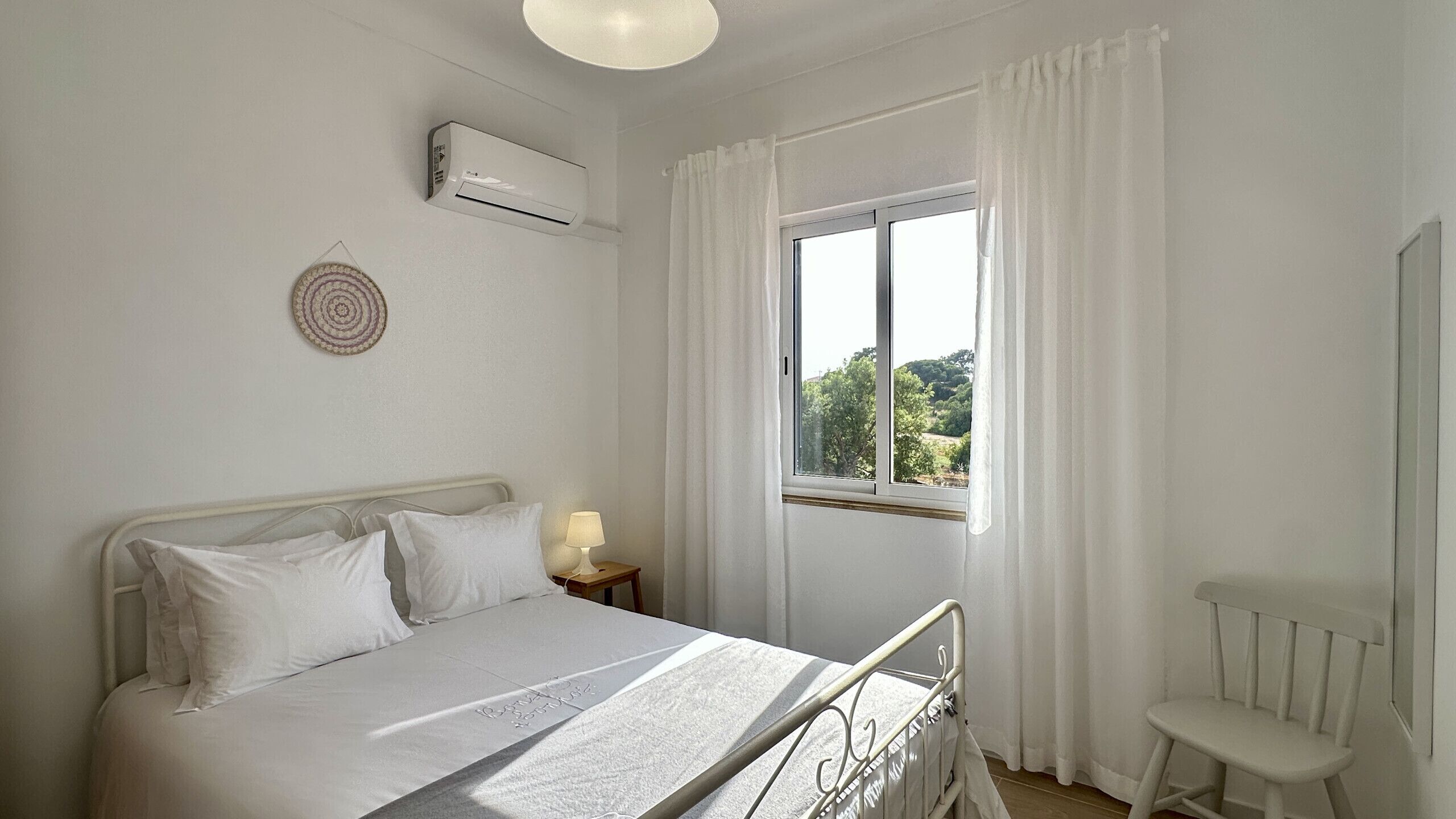 4 chambres, fer et planche à repasser, Wi-Fi gratuit, draps fournis