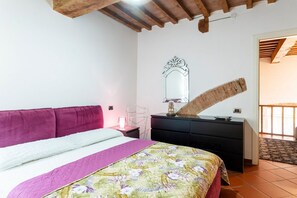 2 bedrooms, desk, iron/ironing board