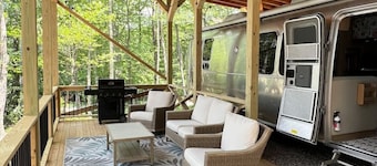 “Moonbeam” (Airstream)