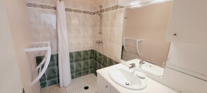 Douche, séchoir à cheveux