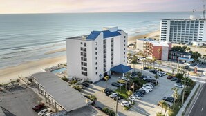 Exterior - Tranquil Beachside Escape | Ideal for Unwinding & Exploring Nearby Attractions (Daytona Beach)