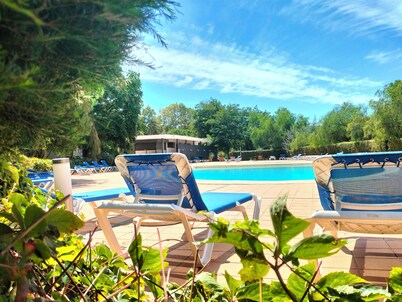 1-bedr. Lisbon-center, AC, swimming pool, garden, 1 free parking space