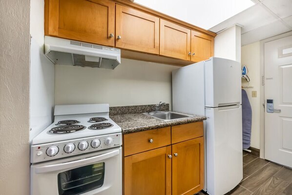 Wasserkocher mit Kaffee-/Teezubehör