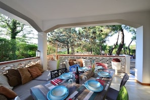 Outdoor dining