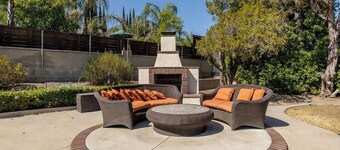 Large 4BD - Pool - Gym - 2 Master Suites