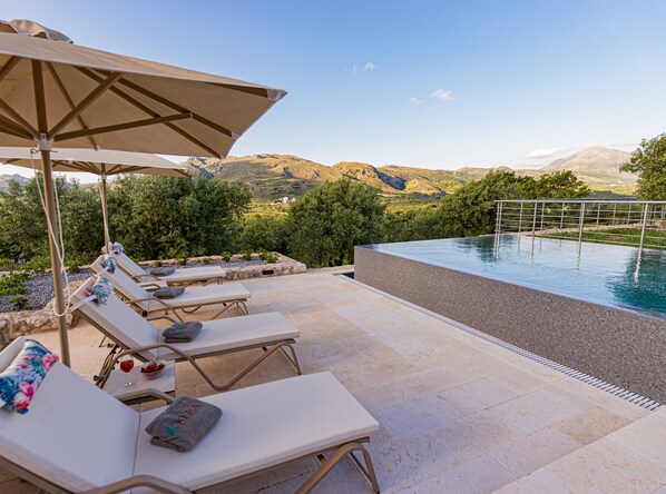 Outdoor pool - Kera Koxare Luxury Villa, Private Pool and Panoramic Mountain Views (Koxare Agiou Vasileiou)