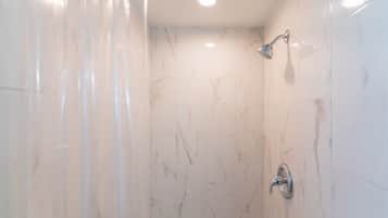 Douche, sèche-cheveux