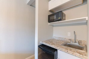 Fridge, microwave