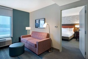 TV - Pet-Friendly Suite w/Full Kitchen at Waco's Core Attractions (Waco)