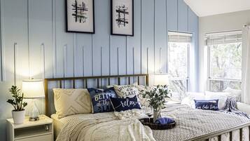 4 slaapkamers, een bureau, een strijkplank/strijkijzer, gratis wifi