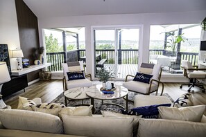 Smart-TV, Kamin, Videospiele, DVD-Player