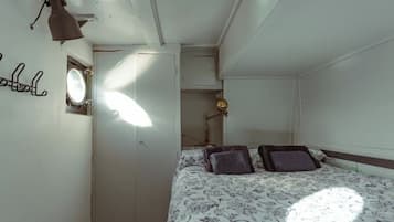 1 slaapkamer, een strijkplank/strijkijzer, wifi, beddengoed