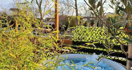 Péniche de charme avec jacuzzi sur canal du midi