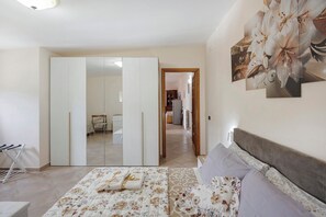 2 sovrum, strykjärn/strykbräda, wi-fi och sängkläder