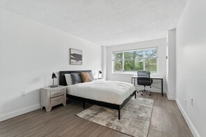 2 bedrooms, desk, iron/ironing board, travel cot