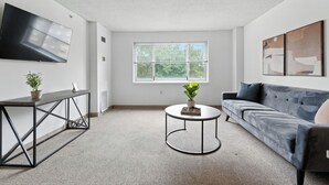 Living area - Legacy at Imperial Village 04 I 1 Bed 1 Bath (Richmond)