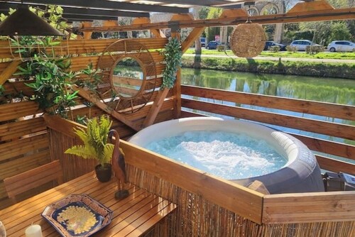 Warm barge with jacuzzi Toulouse center