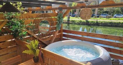 Warm barge with jacuzzi Toulouse center