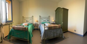 3 bedrooms, travel cot, free WiFi, bed sheets