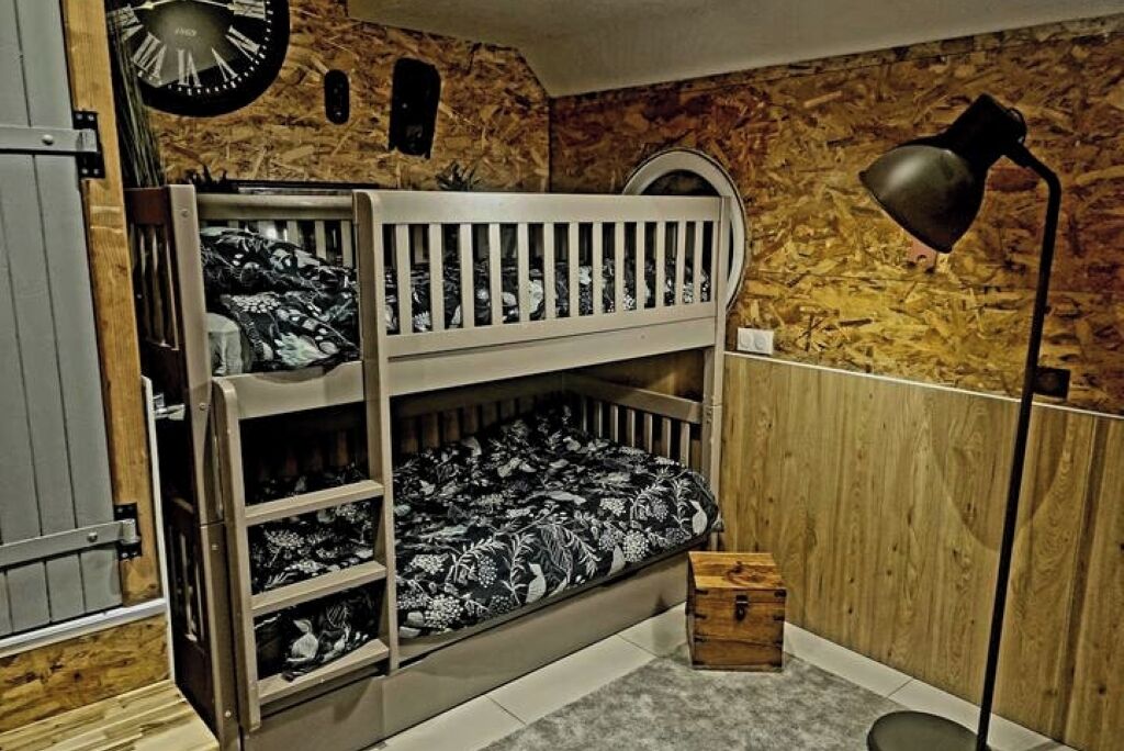 2 slaapkamers, een strijkplank/strijkijzer, wifi