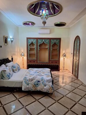 Bureau, accès au Wi-Fi (inclus)