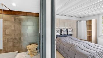 1 chambre, fer et planche Ă repasser, Wi-Fi, draps fournis